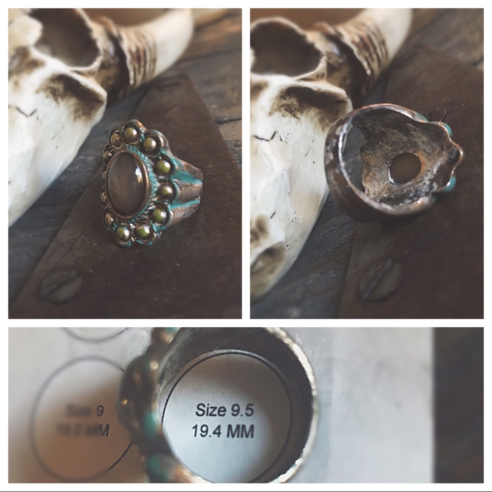 Statement Ring - Picture 4 of 8